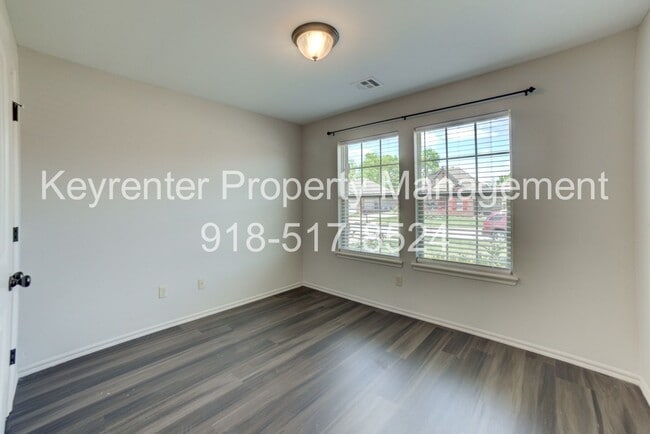 Building Photo - 3 Bed | Bath in Broken Arrow!