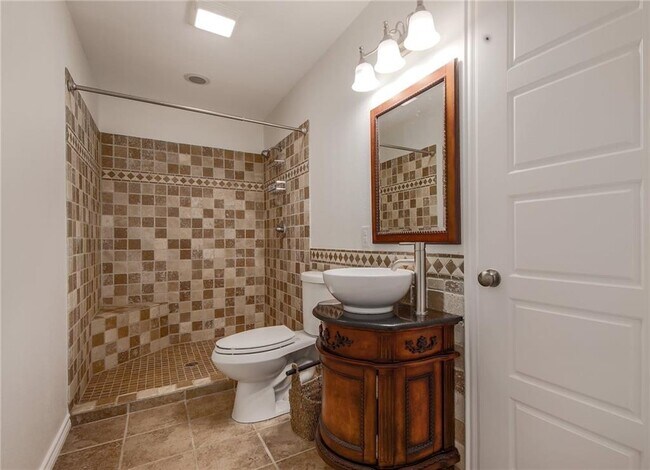 Building Photo - 507 San Jacinto St