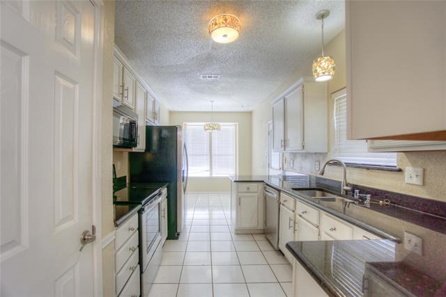 Building Photo - 2218 Meadowstone Dr