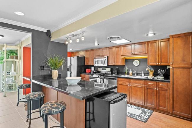 Building Photo - 74460 Fairway Dr