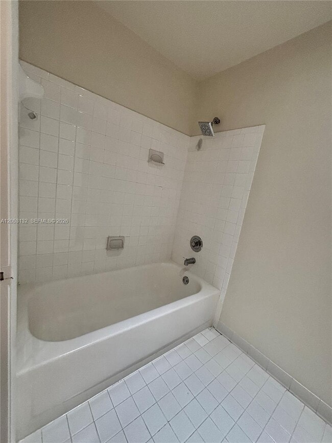 Building Photo - 1040 Coral Club Dr
