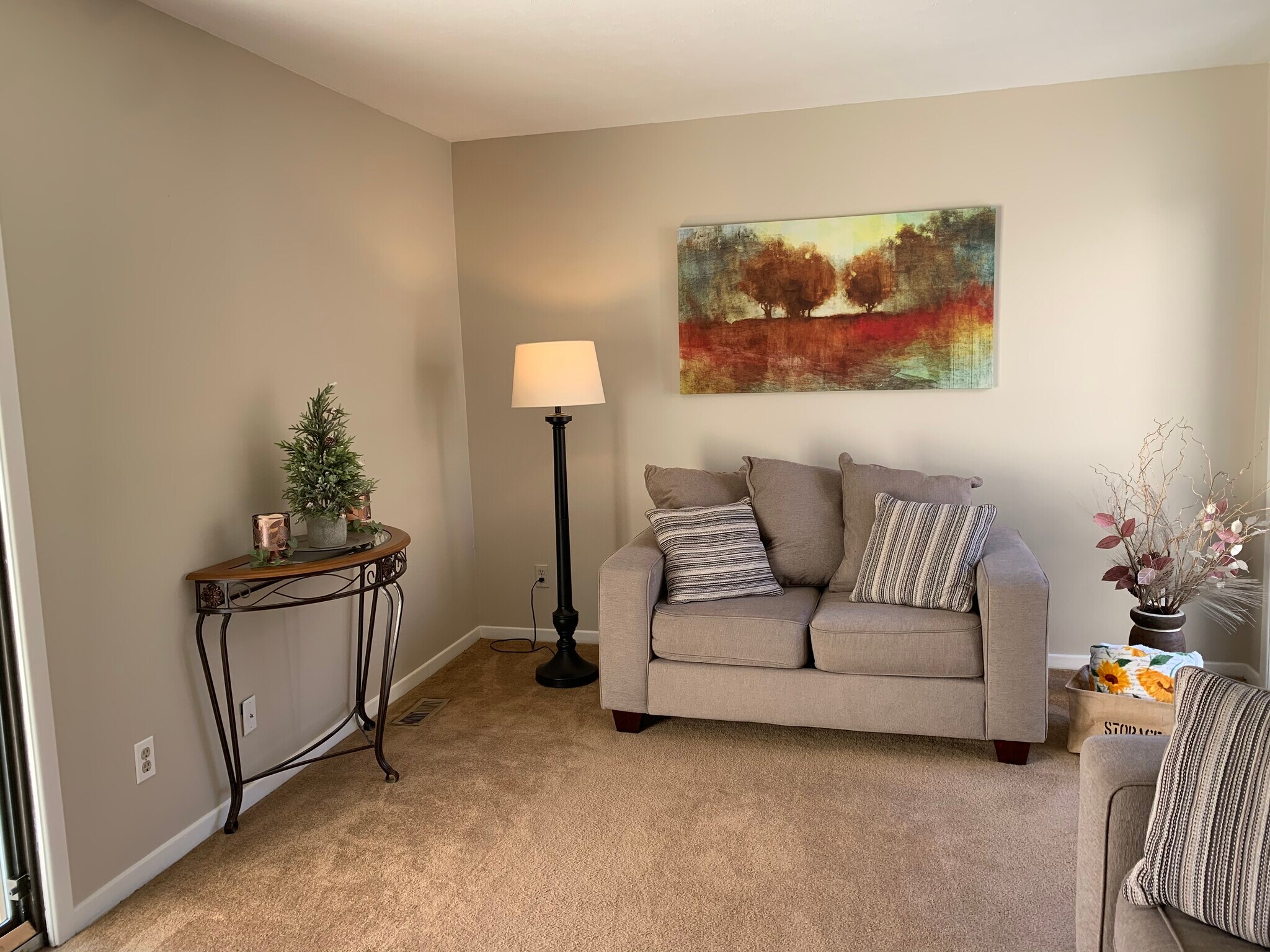 Building Photo - 10092 Hideaway Cove