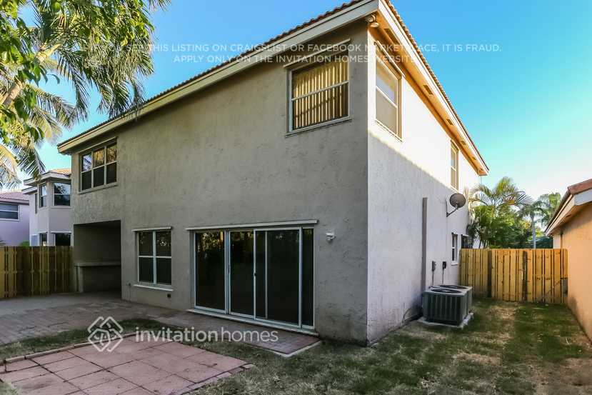 Building Photo - 2893 SW 174th Ave