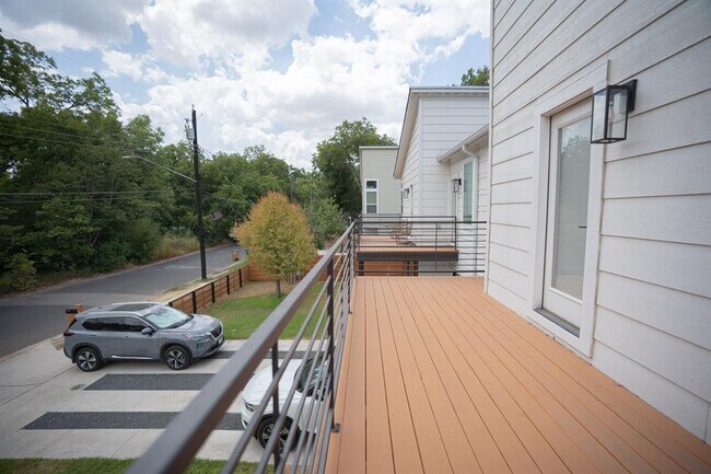 Building Photo - 1106 Walton Ln