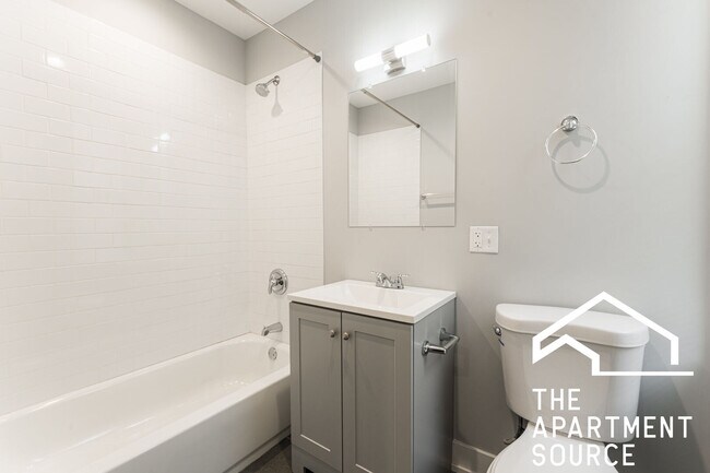 Building Photo - 926 W 32nd Pl