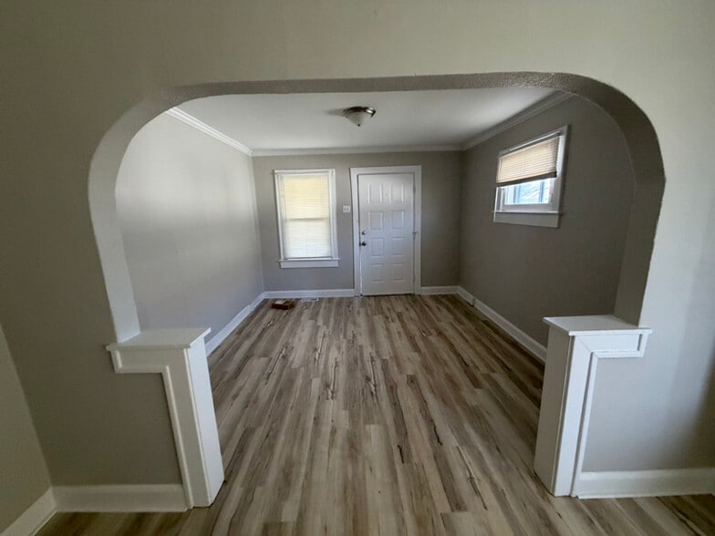 Building Photo - 1707 E Tabor St