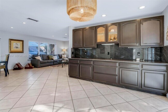 Building Photo - 1600 N 28th Ct