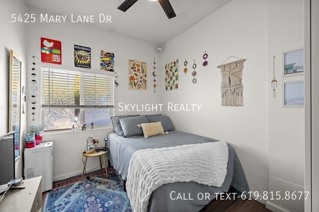 Building Photo - 5425 Mary Ln Dr