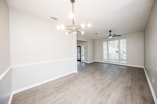 Building Photo - 14011 Cypress Falls Dr