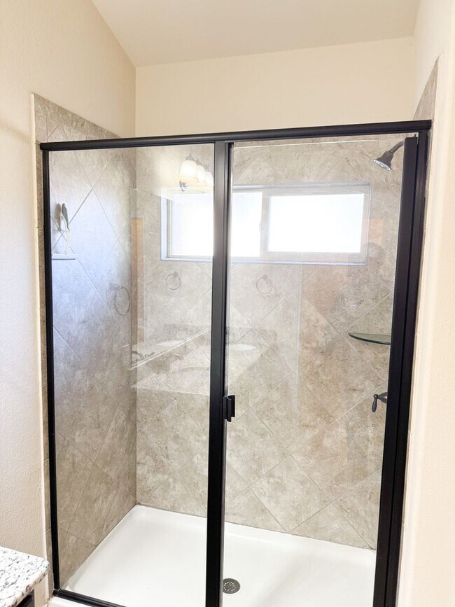 Building Photo - Popular DR Horton Sierra floor plan. 4 bed, 2 1/2 bath, 3 car garage, single story on a corner lo...