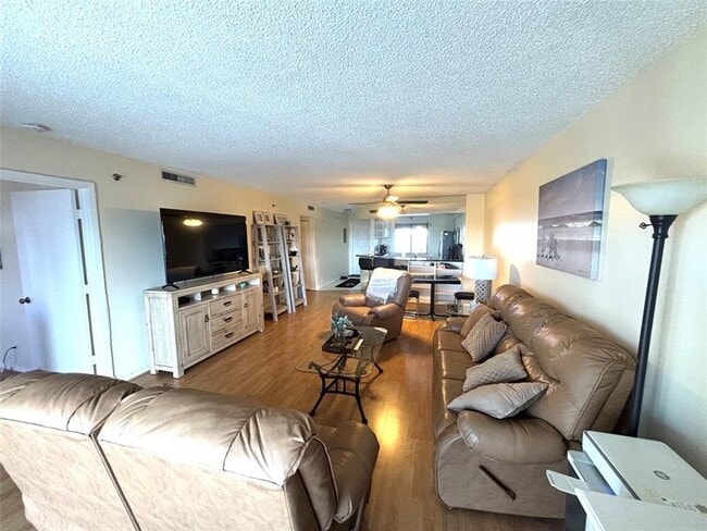 Building Photo - 2238 N Cypress Bend Dr