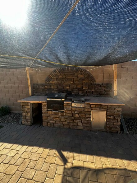 Building Photo - 6186 S Truman Dr