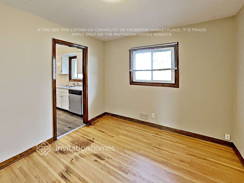 Building Photo - 3612 Commodore Dr