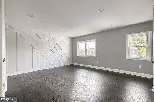 Building Photo - 2908 Clearview Ave