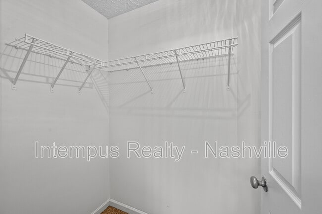 Building Photo - 553 Rose Cottage Cir
