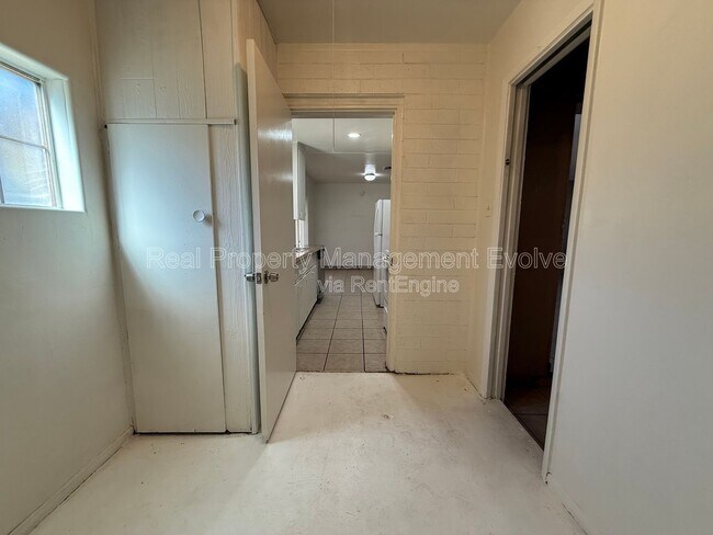 Building Photo - 3419 W Marshall Ave