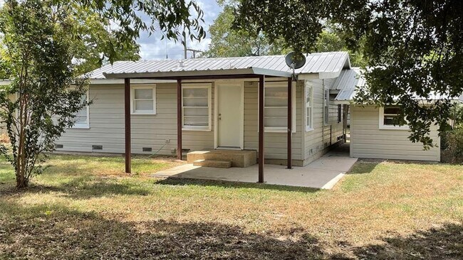 Building Photo - 606 Marshall St