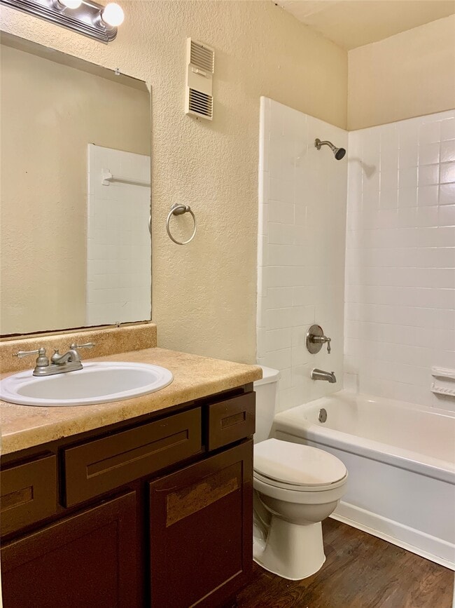 Building Photo - 8100 Creekbend Dr