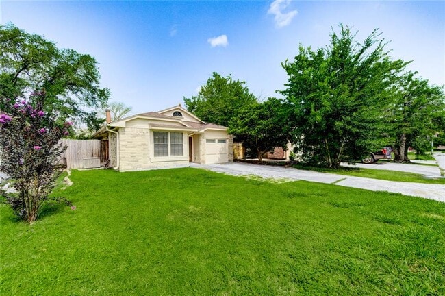 Building Photo - 5207 Beaverhill Dr