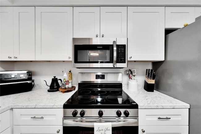 Building Photo - 1216 Hacienda Dr