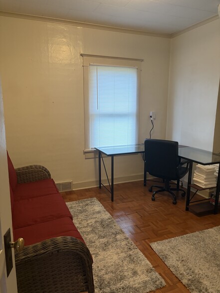 Building Photo - 657 Florence Ave