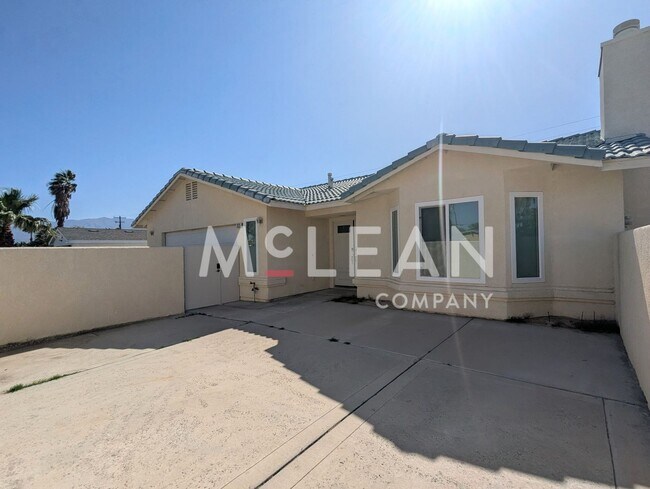 Building Photo - Great Deal on Beautiful 4 Bedroom Home!
