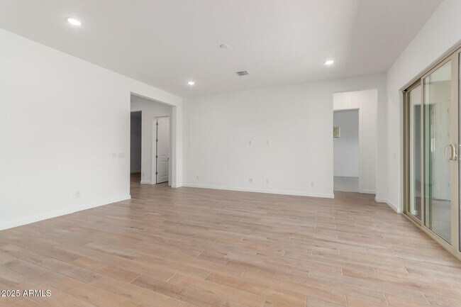 Building Photo - 44713 N 44th Dr