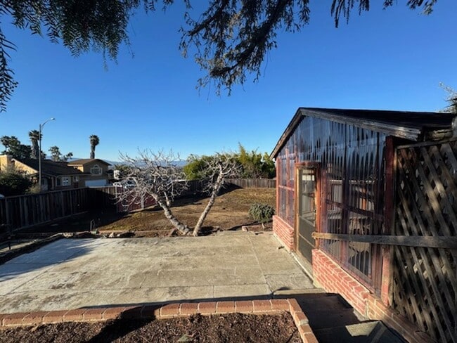 Building Photo - Charming spacious Evergreen farmhouse with large parking area