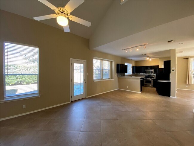 Building Photo - 4402 Everest Ln