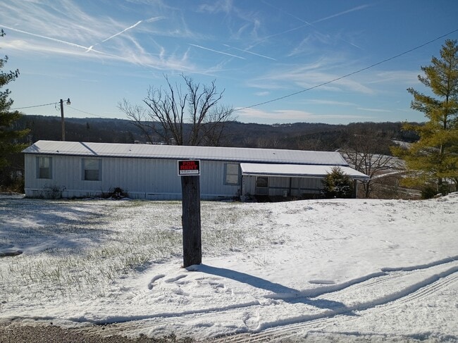 Building Photo - 643 Kelly Rd