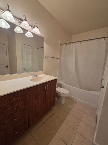 Building Photo - 12945 Centre Park Cir