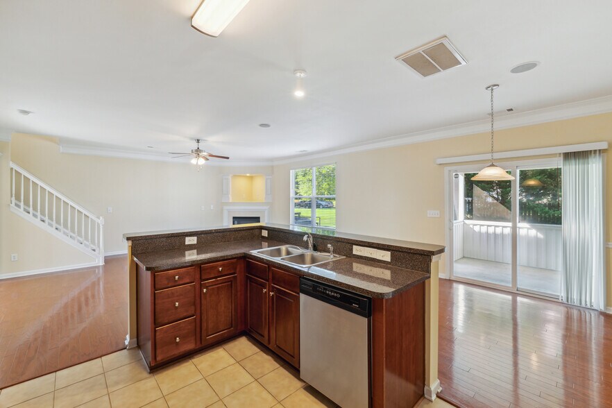 Building Photo - 9520 Mintworth Ave