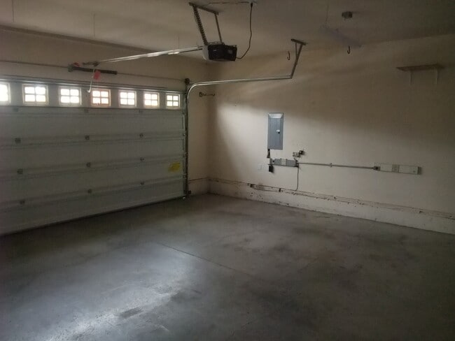 Building Photo - Newer 3 Bedroom Home in SW Albany Ready To Move Into