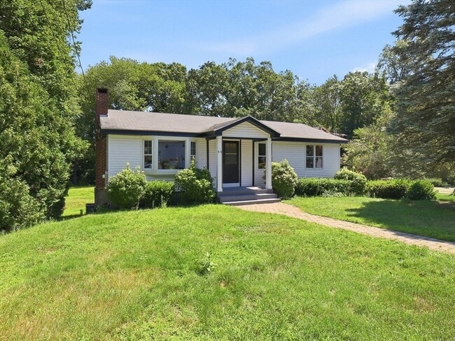 Building Photo - 44 Topsfield Cir