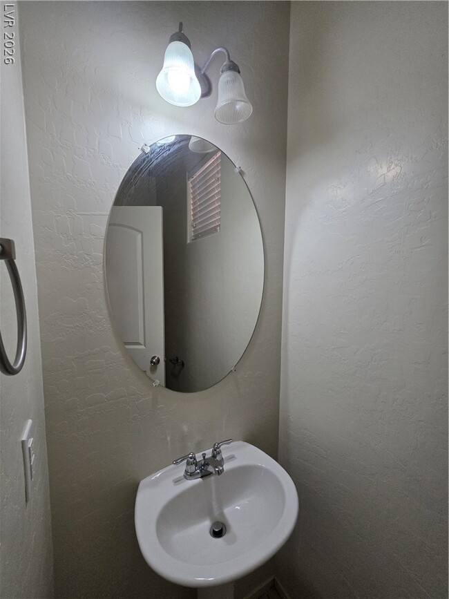 Building Photo - 7510 Perla Del Mar Ave