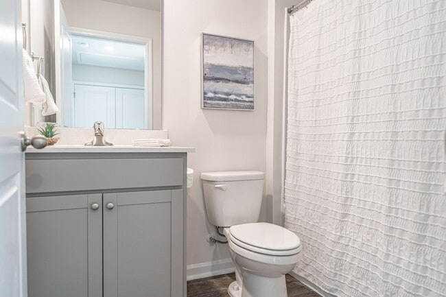 Building Photo - 205 1st St