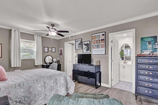 Building Photo - 279 Flanders F