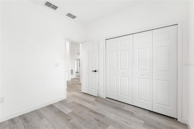Building Photo - 602 Desmoines Ct
