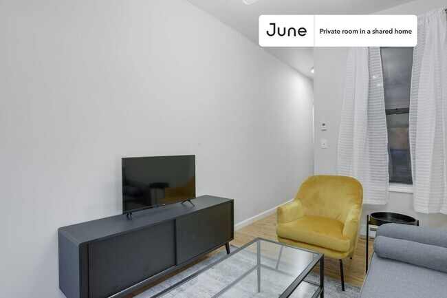 Building Photo - Room in Shared 3 bed/1 bath home