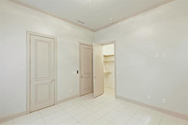 Building Photo - 3700 Watercrest Dr