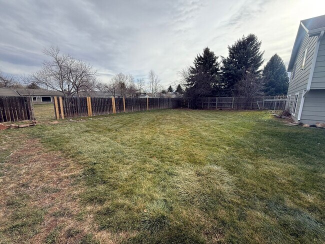 Building Photo - Updated 3-Bedroom Home Near Horsetooth Reservoir