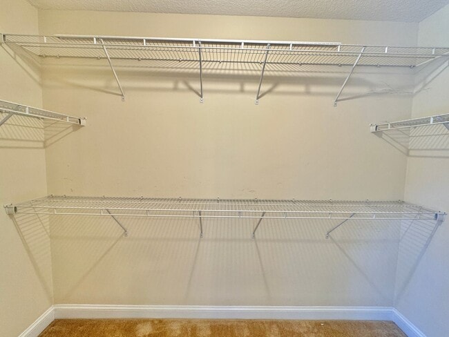 Building Photo - AVAILABLE MID-APRIL 2026! (No Pets)