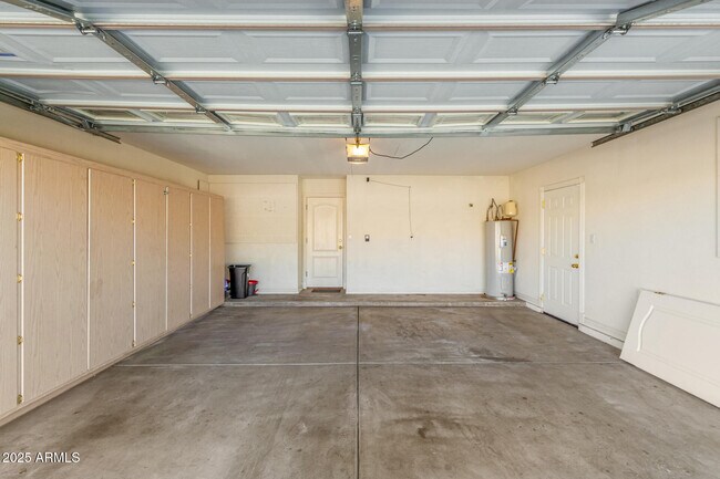 Building Photo - 3013 E Bighorn Ave