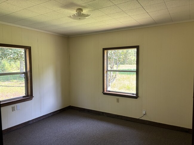Building Photo - 2451 Glen Julia Rd