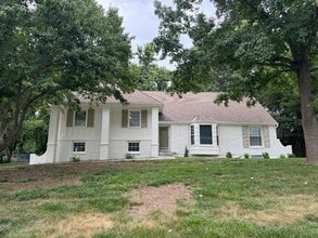Building Photo - 128 Seneca Ln