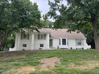 Building Photo - 128 Seneca Ln