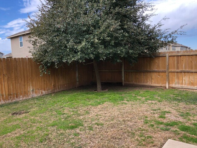 Building Photo - Town home for rent