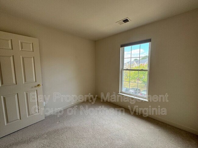 Building Photo - 14004 Madrigal Dr