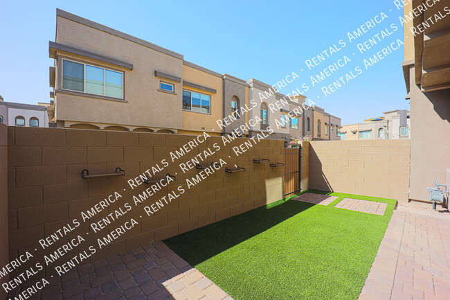 Building Photo - 7441 E Via De Luna Dr