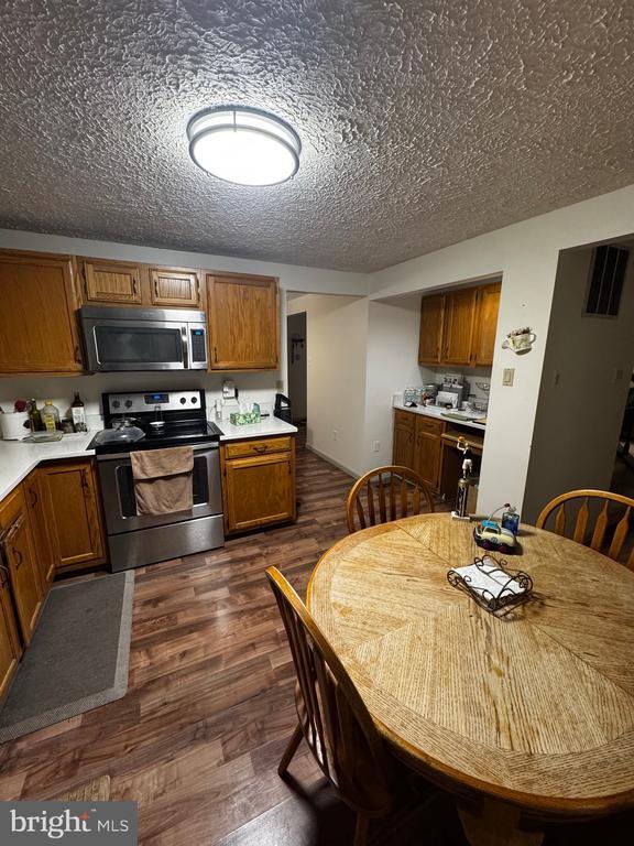 Building Photo - 13025 Gershwin Way